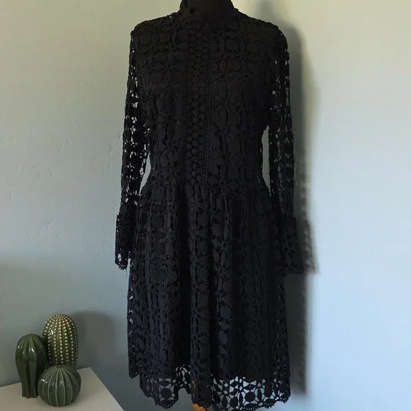 Black Dress - Picture 7 of 9